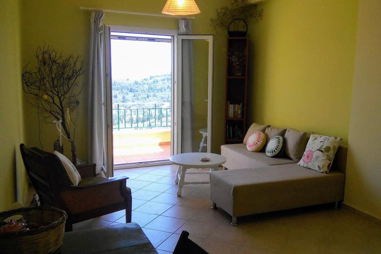 Appartement Ermina'S Gaze à Agioi Deka  Extérieur photo
